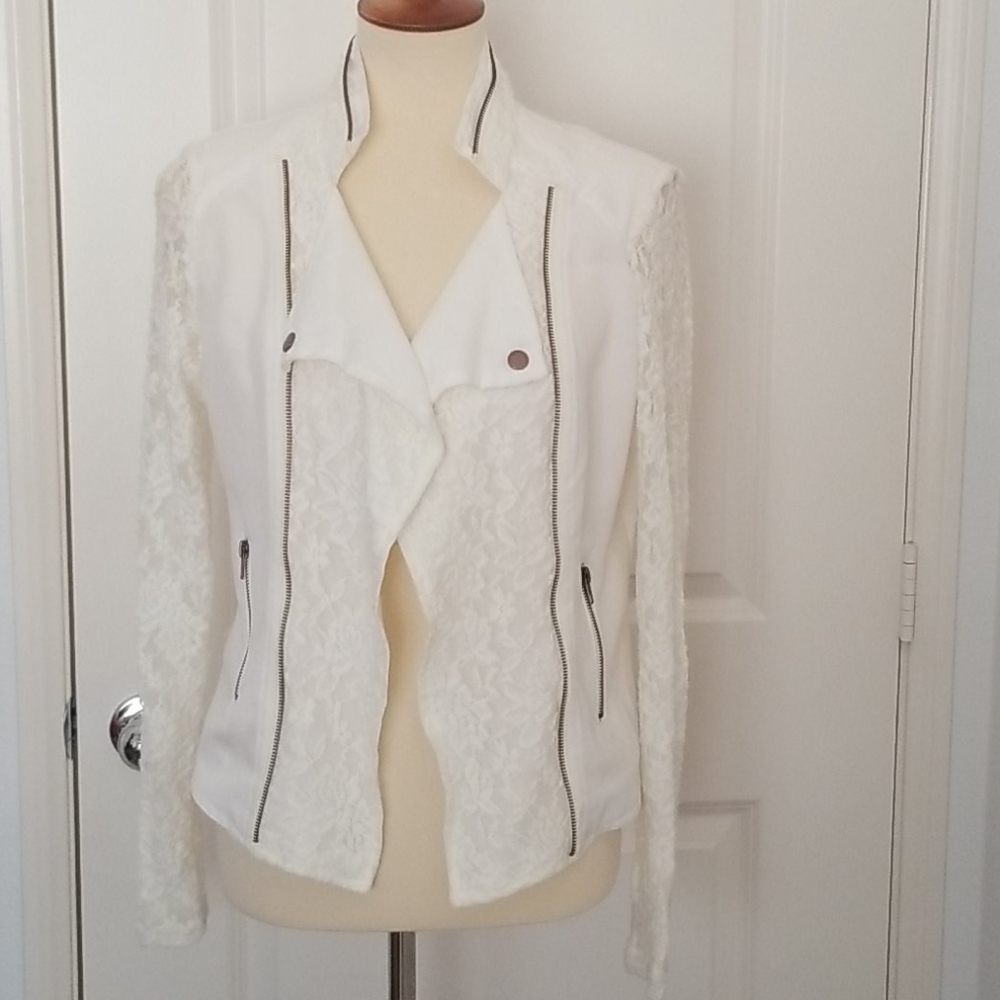 Red Snap long sleeve jacket with floral lace